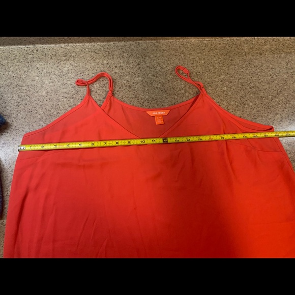 Tank tops - Picture 11 of 11